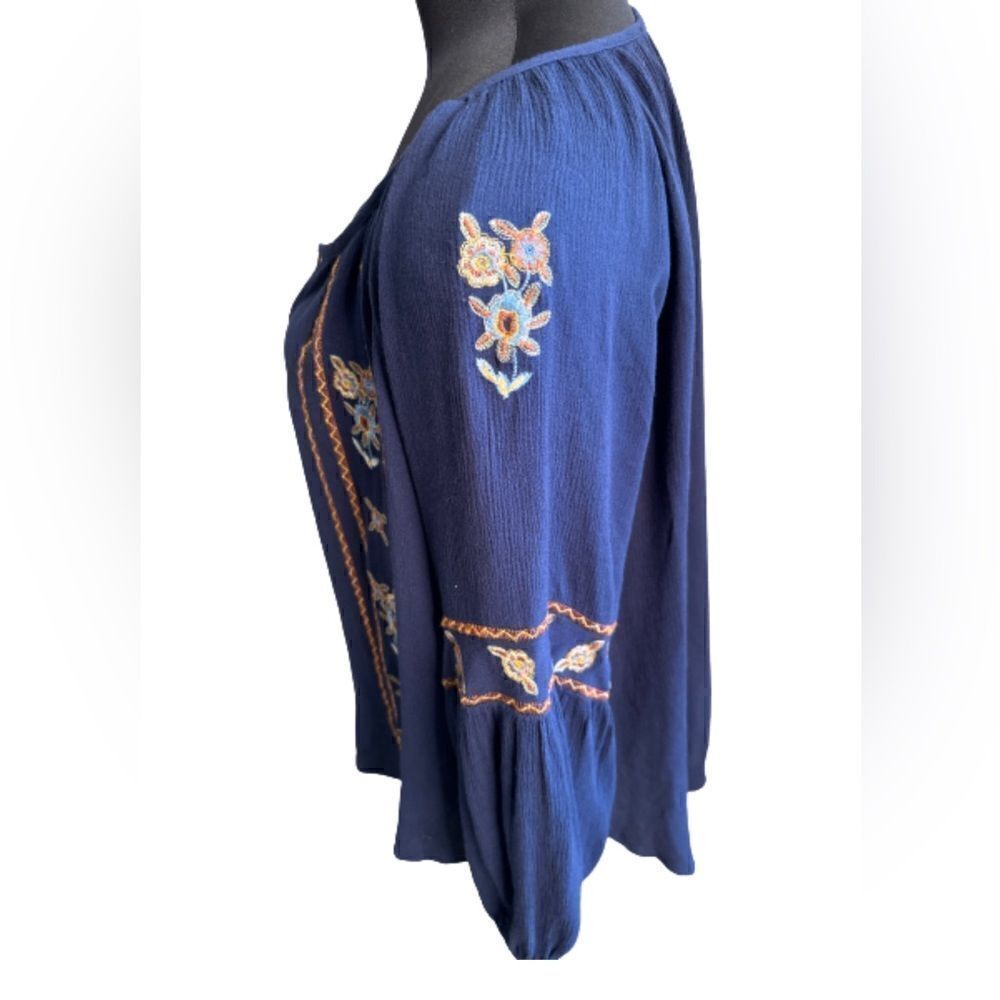 Axel Hazel Hobo Embroidered Top. - Picture 2 of 3